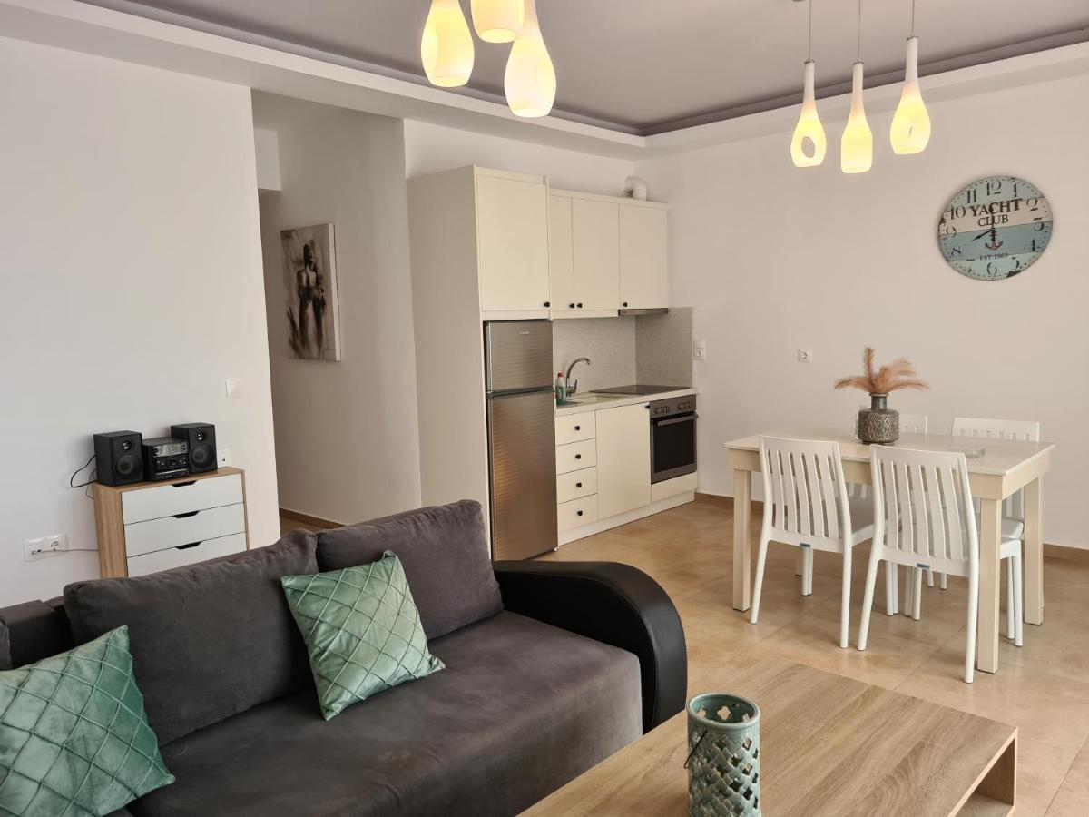 Bella Mare Luxury Apartments Каламаки Екстериор снимка
