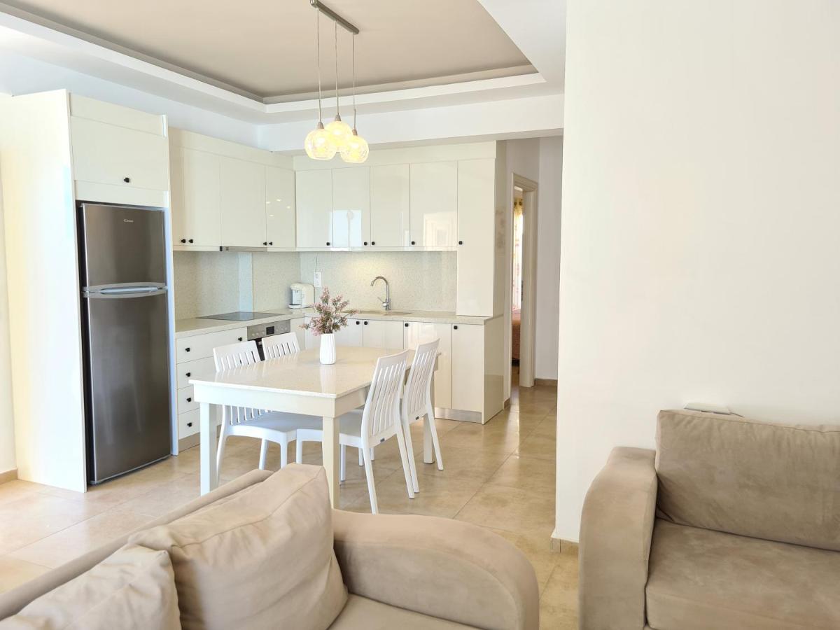 Bella Mare Luxury Apartments Каламаки Екстериор снимка