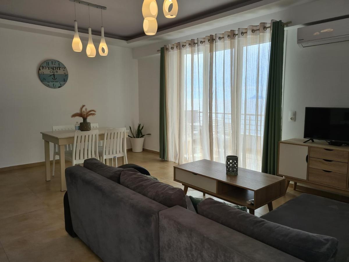 Bella Mare Luxury Apartments Каламаки Екстериор снимка