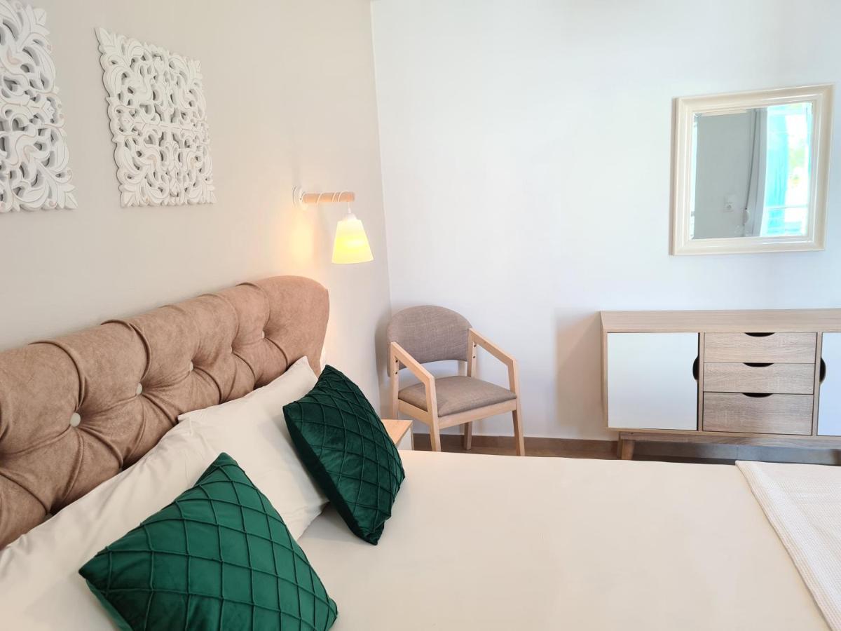 Bella Mare Luxury Apartments Каламаки Екстериор снимка