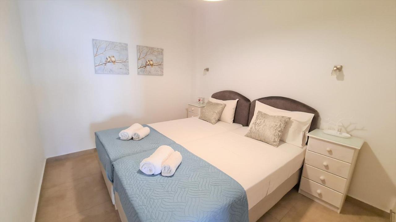 Bella Mare Luxury Apartments Каламаки Екстериор снимка