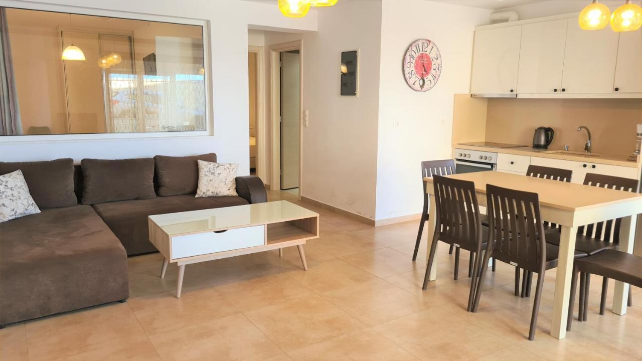 Bella Mare Luxury Apartments Каламаки Екстериор снимка