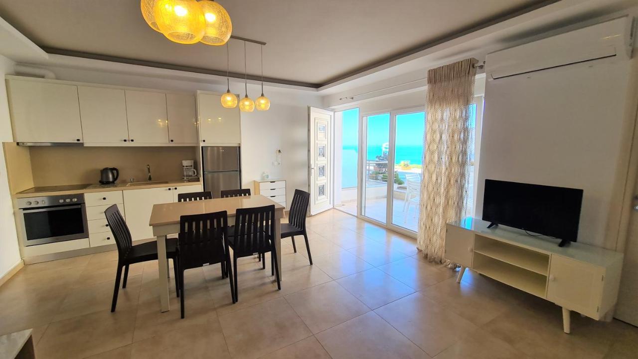 Bella Mare Luxury Apartments Каламаки Екстериор снимка