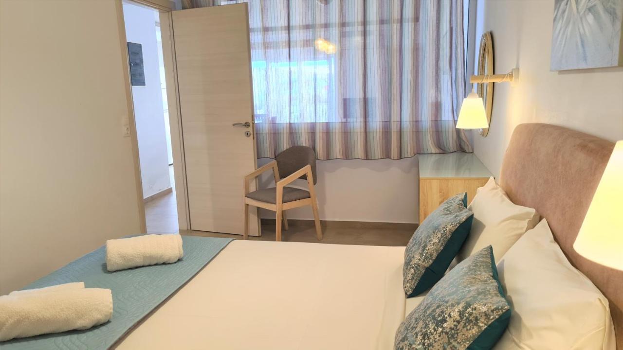 Bella Mare Luxury Apartments Каламаки Екстериор снимка