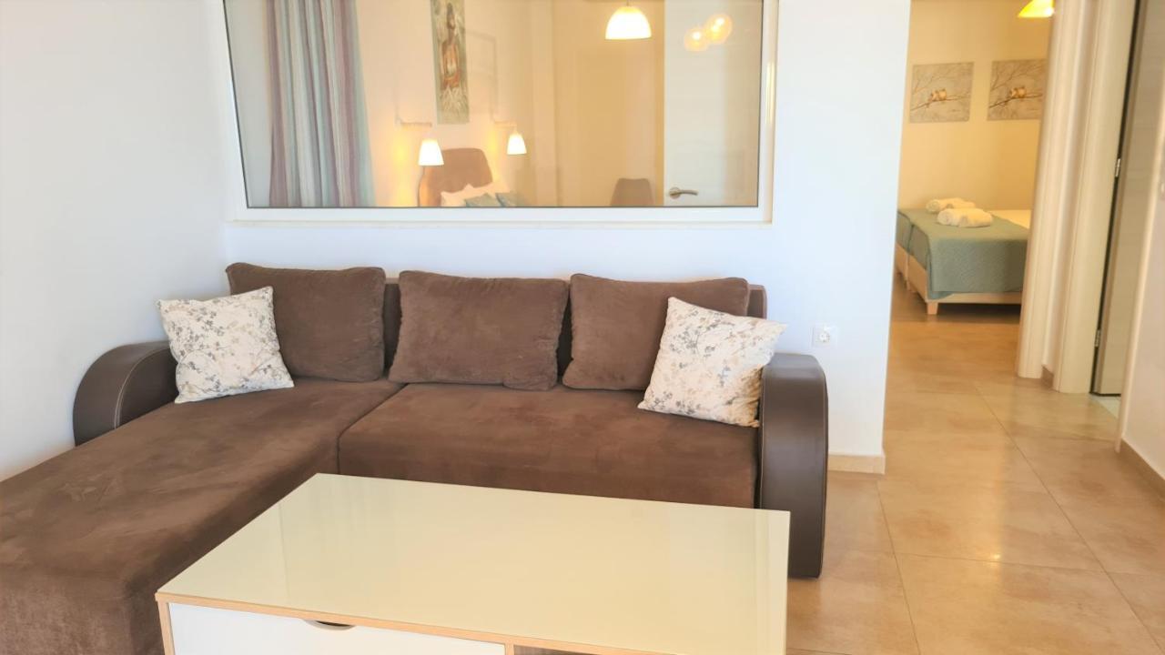 Bella Mare Luxury Apartments Каламаки Екстериор снимка