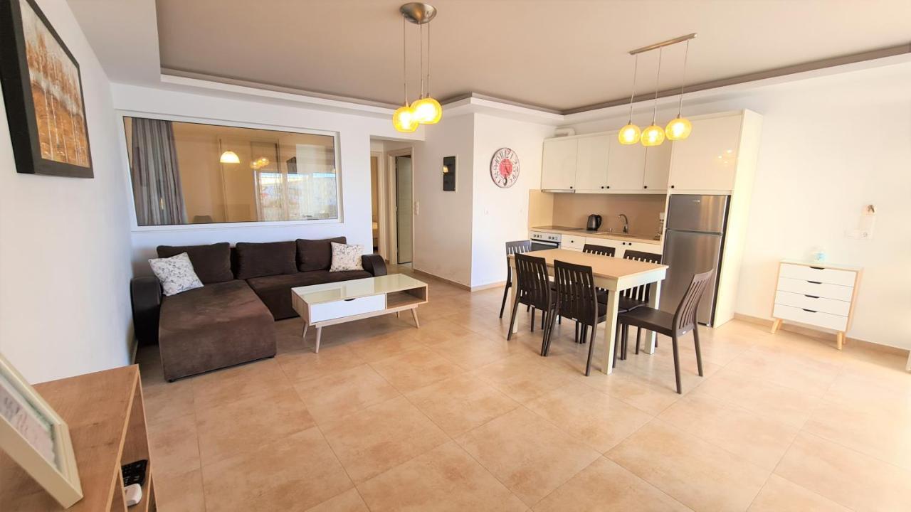 Bella Mare Luxury Apartments Каламаки Екстериор снимка