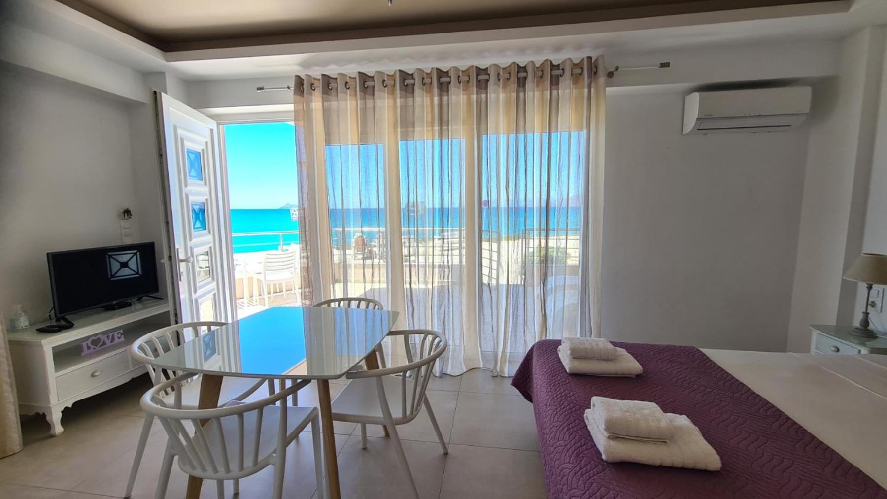 Bella Mare Luxury Apartments Каламаки Екстериор снимка