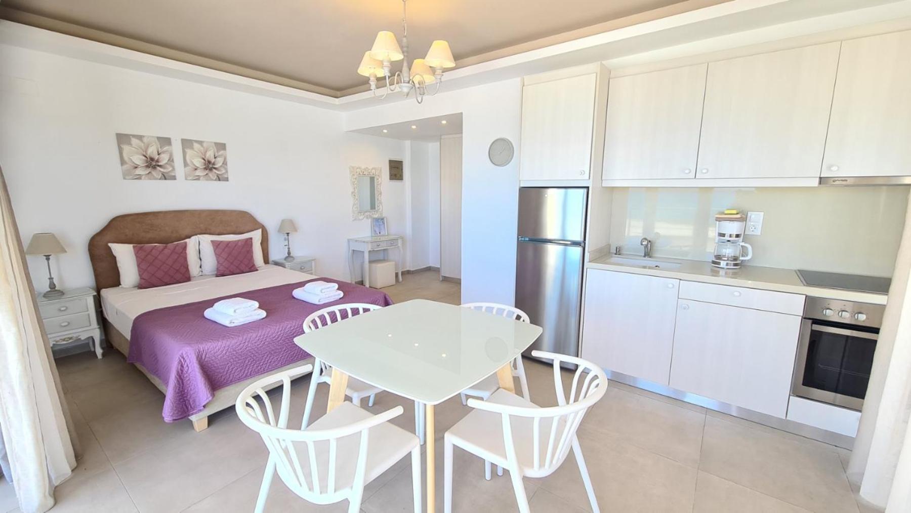 Bella Mare Luxury Apartments Каламаки Екстериор снимка