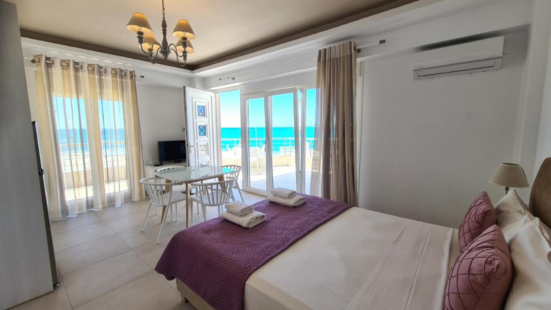Bella Mare Luxury Apartments Каламаки Екстериор снимка